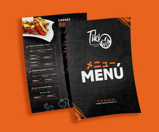 Design do cardápio Tiki com capa preta e detalhes em laranja